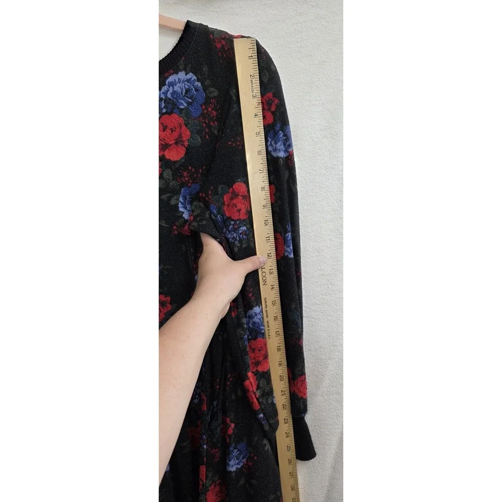 Torrid Dress Womens 2 Black Floral Red Blue Super Soft Plush Long Sleeve Pockets